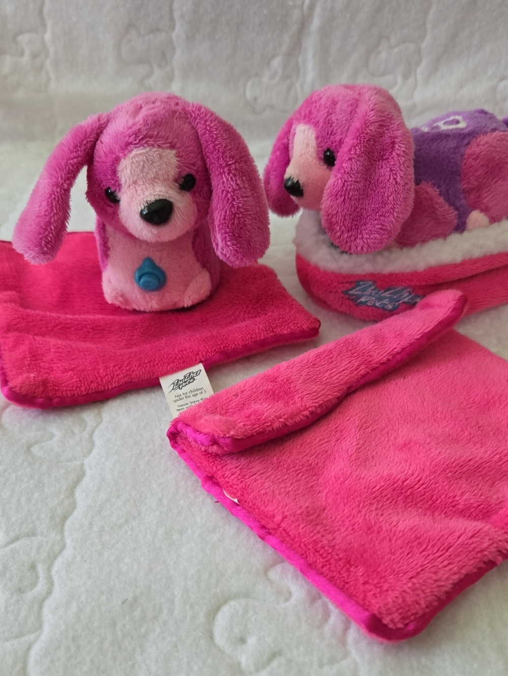 Zhu Zhu Puppies Palooza 3/25 Two Pink Purple Pets With Blankets & Bed